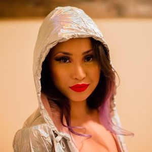 Meet your Posher, Ava